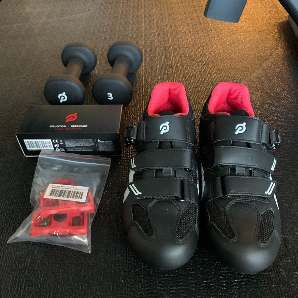 PELOTON Basic Accessories Kit Sz 8